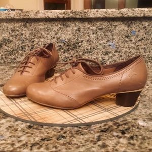 CAMPER Leather Oxford Lace Low Heel Pumps size 37